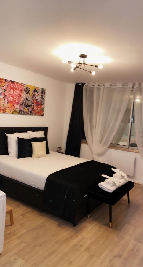 L'AppartE Black Superbe Appartement Pop ! Μπεζανσόν Εξωτερικό φωτογραφία