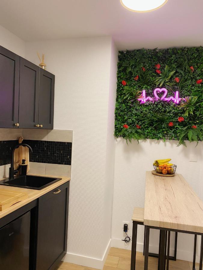 L'AppartE Black Superbe Appartement Pop ! Μπεζανσόν Εξωτερικό φωτογραφία