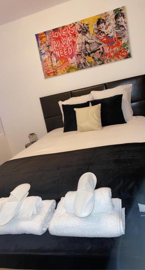 L'AppartE Black Superbe Appartement Pop ! Μπεζανσόν Εξωτερικό φωτογραφία