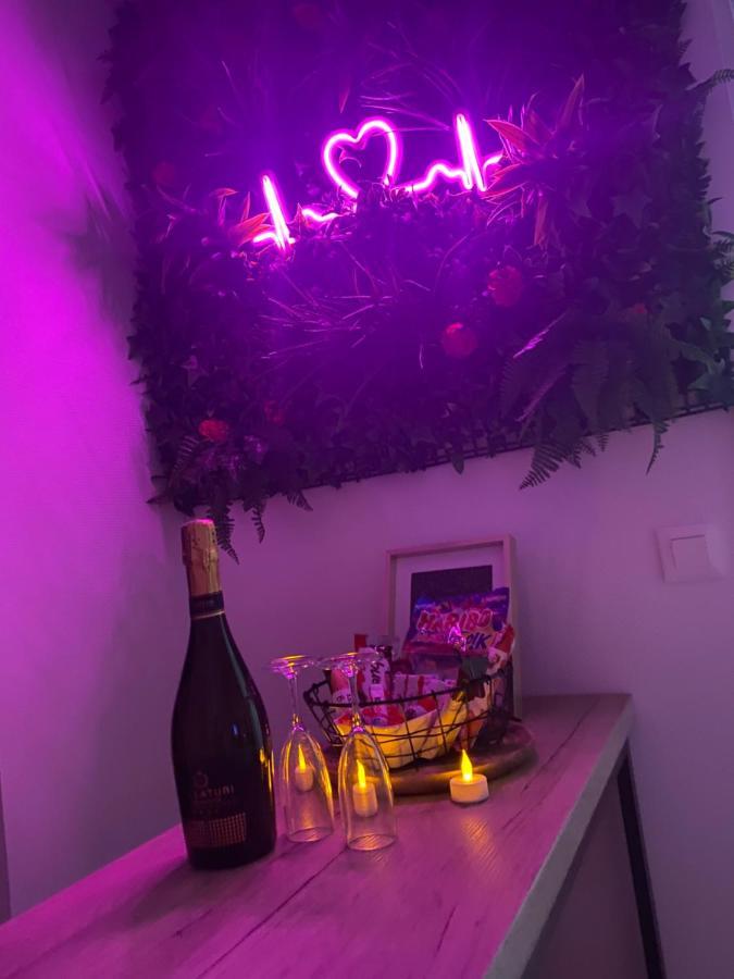 L'AppartE Black Superbe Appartement Pop ! Μπεζανσόν Εξωτερικό φωτογραφία